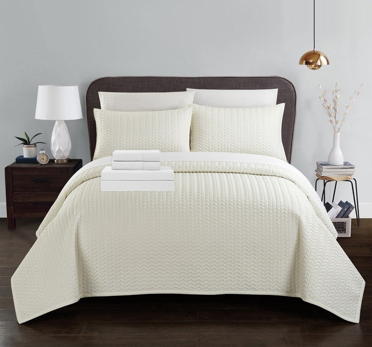 Chic Home Larsson Geometric Chevron Bed In A Bag 7 Pieces Quilt Cover Set Sheet Decorative Pillows & Shams - King 104x90, Beige - King
