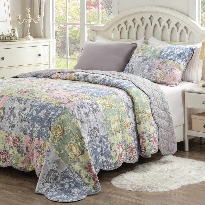 Greenland Home Emma Floral Patchwork Quilted Reversible Pillow Sham, King 20x36-inch, Gray - King