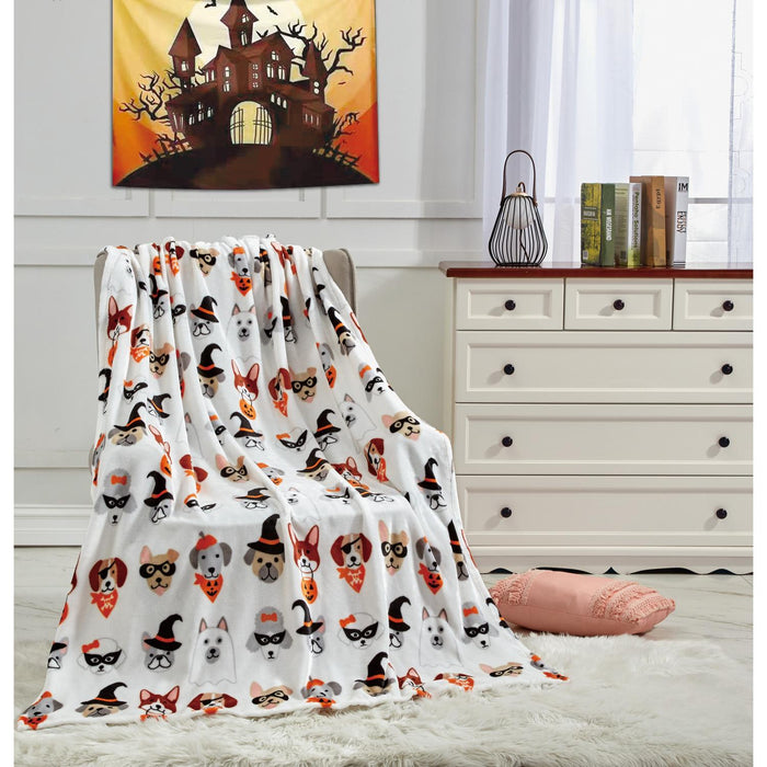 Plazatex Halloween Pals All Season Plush Decorative Halloween Throw Blanket 50" x 60" White