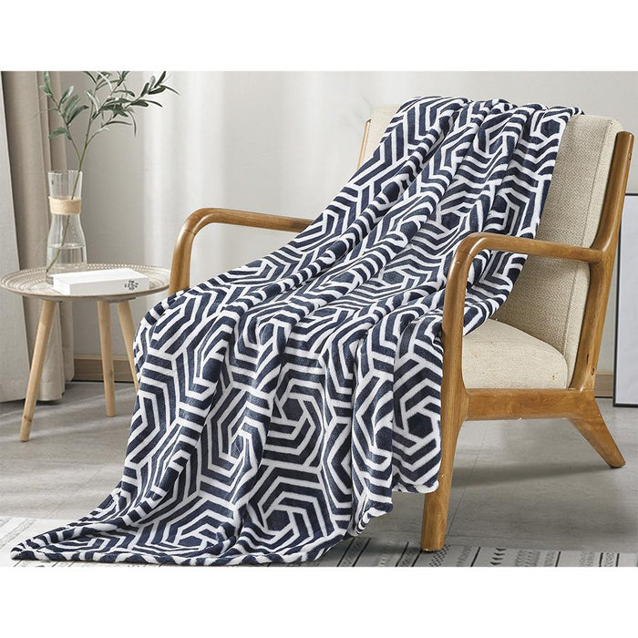 Plazatex Azmera plush Decorative Warm and Comfortable Machine Washable Throw 50" x 70" Black & White