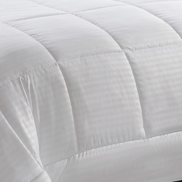 Plazatex Chevron Braided Stylish Soft Comfortable and Lightweight All Seasons Blanket Navy