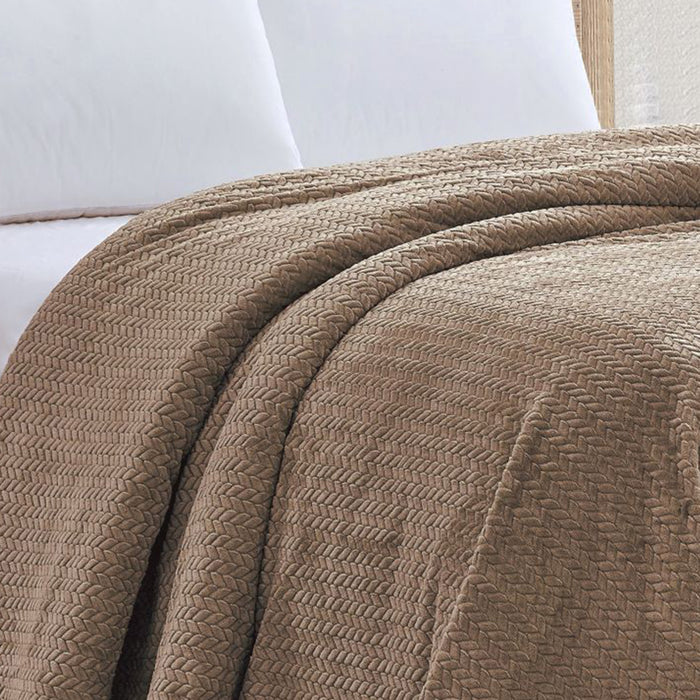 Plazatex Chevron Braided Stylish Soft Comfortable and Lightweight All Seasons Blanket Twin Taupe