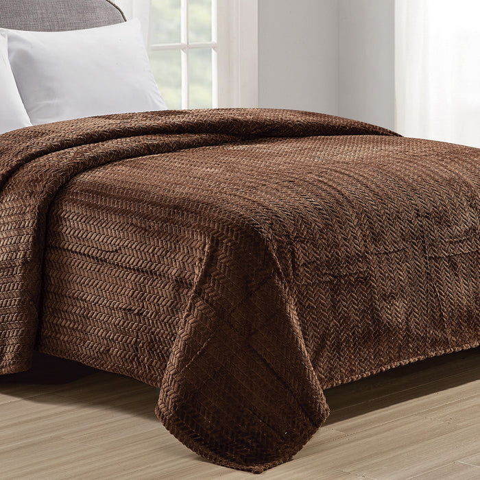 Plazatex Chevron Braided Stylish Soft Comfortable and Lightweight All Seasons Blanket Twin Chocolate