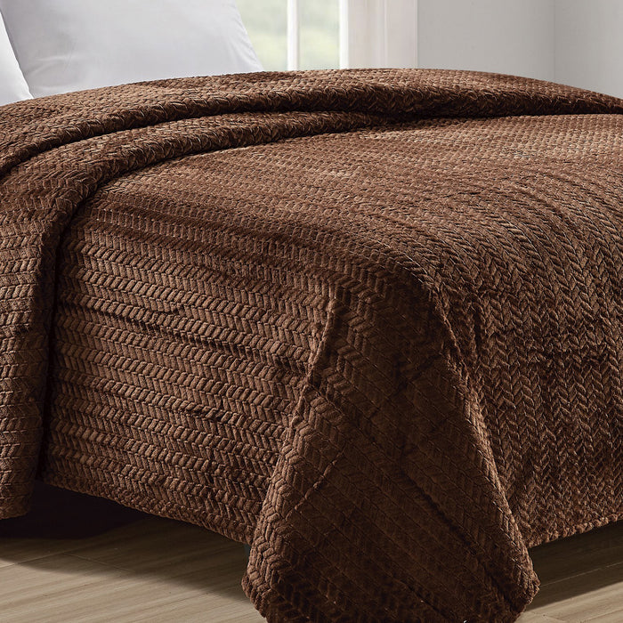 Plazatex Chevron Braided Stylish Soft Comfortable and Lightweight All Seasons Blanket Twin Chocolate