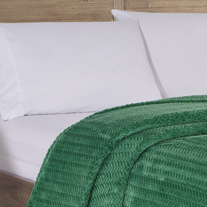 Plazatex Chevron Braided Stylish Soft Comfortable and Lightweight All Seasons Blanket Green