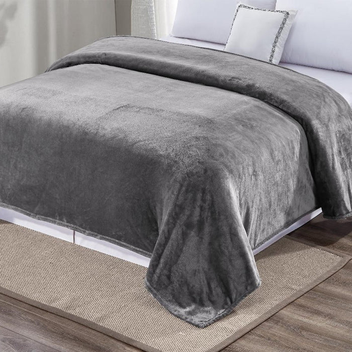 Plazatex Micro Plush Solid Parteen Soft Comfortable and Lightweight All Seasons Blanket Twin Grey