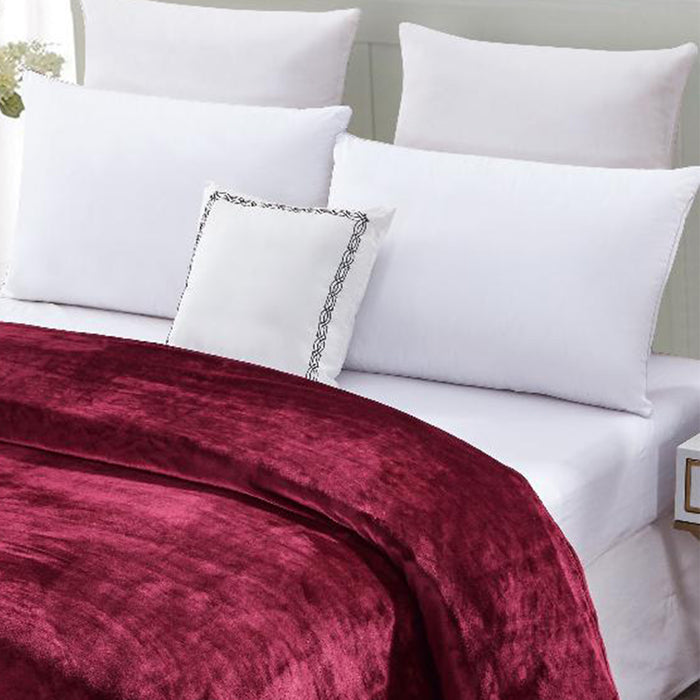 Plazatex Micro Plush Solid Parteen Soft Comfortable and Lightweight All Seasons Blanket Twin Burgundy