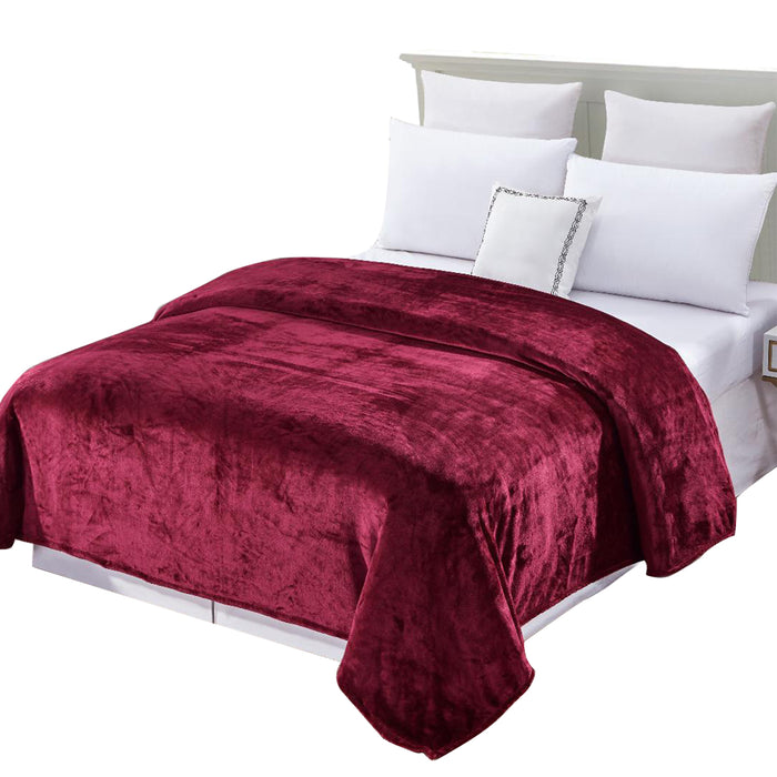 Plazatex Micro Plush Solid Parteen Soft Comfortable and Lightweight All Seasons Blanket Twin Burgundy