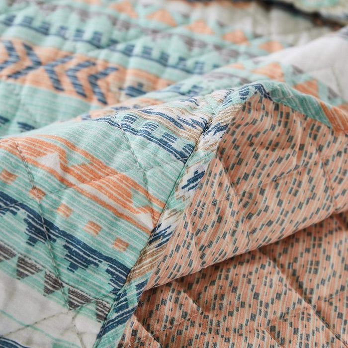 Greenland Home Fashions Barefoot Bungalow Phoenix Quilt and Pillow Sham Set - Twin 68x88", Turquoise