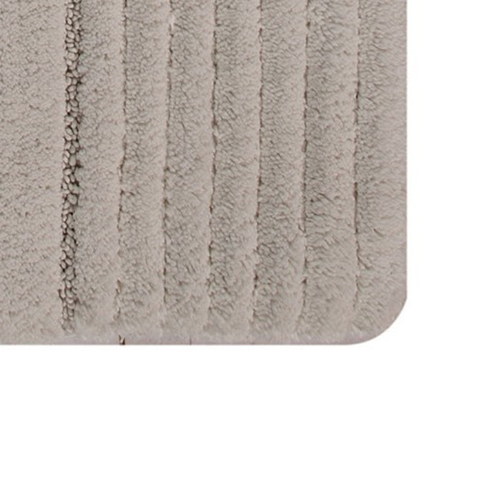 Knightsbridge Chakkar Board 220 GSF Non Skid Back Bath Rug 17 x 24 - White