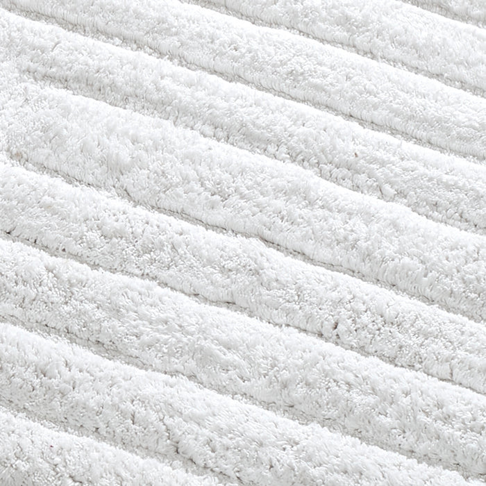 Knightsbridge Stylish And Comfortable All Season Traditional Racetrack Design Cotton Bath Rug White