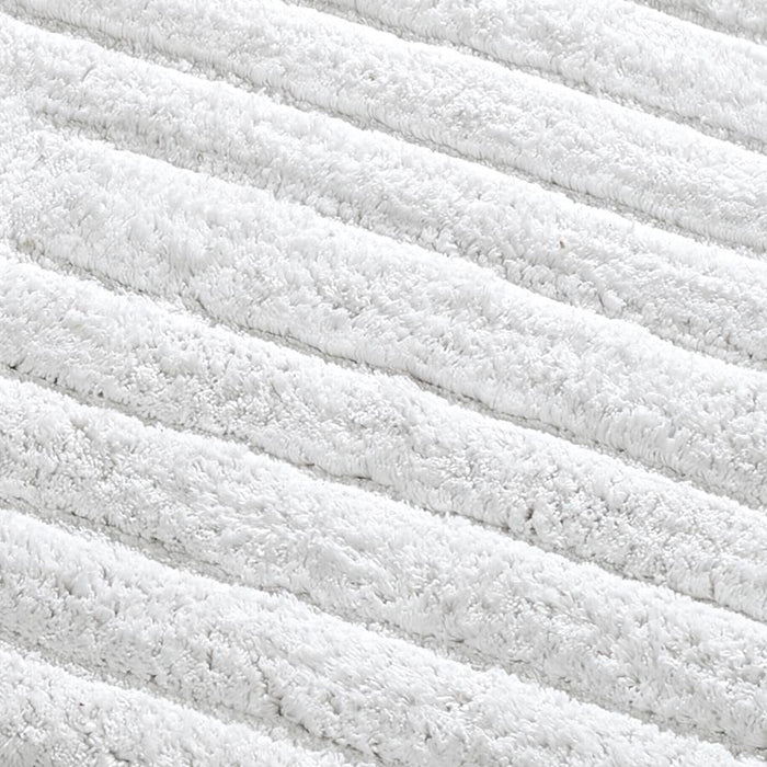 Knightsbridge Stylish And Comfortable All Season Traditional Racetrack Design Cotton Bath Rug White