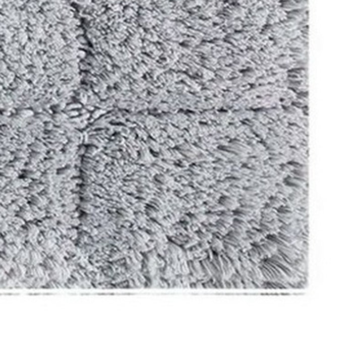 Knightsbridge Summer Tile 220 GSF Non Skid Back Bath Rug 24 x 40 - Silver