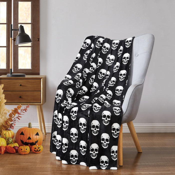 RT Designer's Collection Halloween Skulls Printed Flannel Throw Blanket 50" x 70" Black